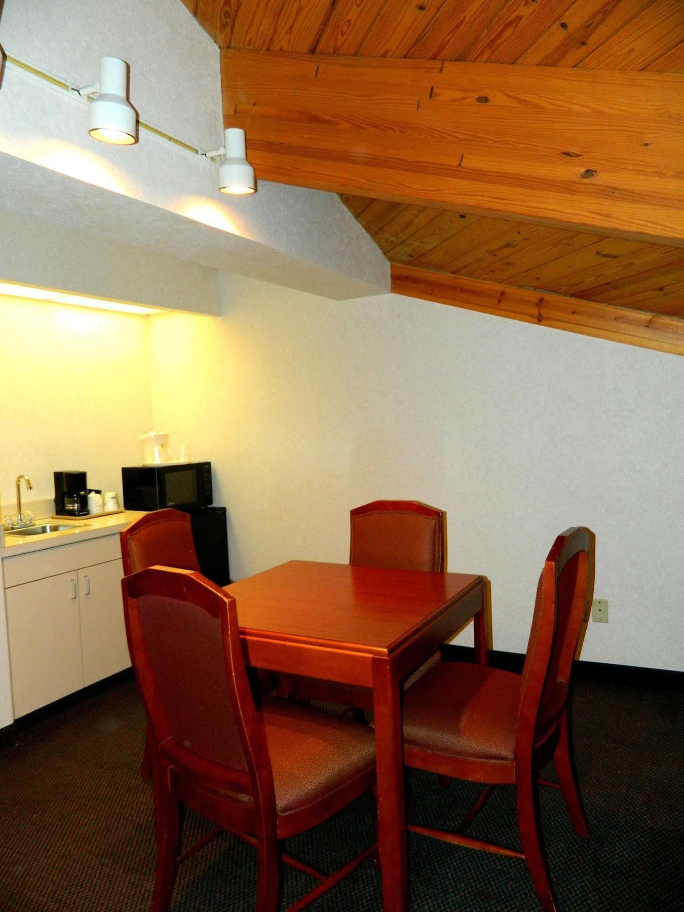 Park Inn By Radisson Grove City Bagian luar foto